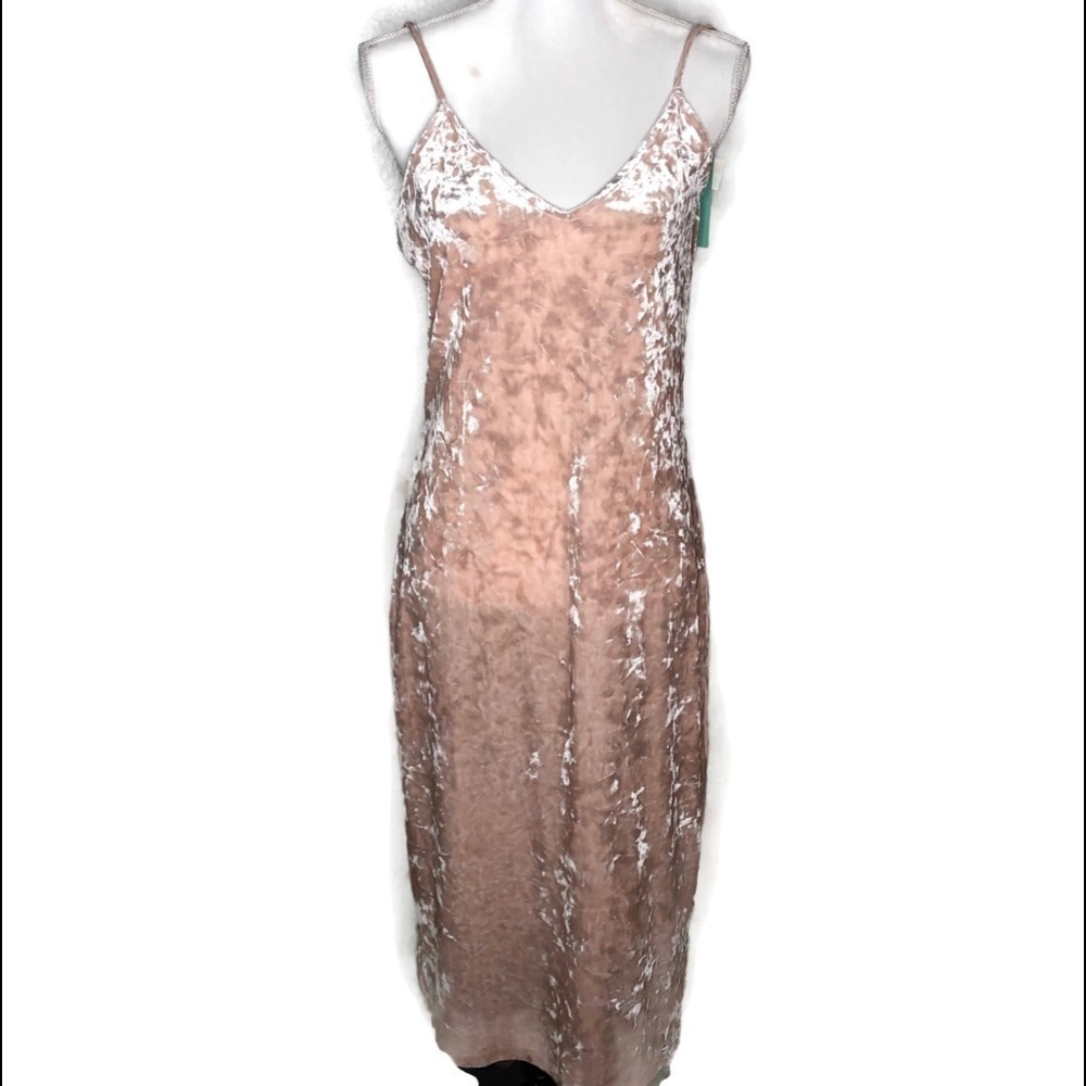 Abound dress NWT.  Color is Pink Smoke. Size Med.